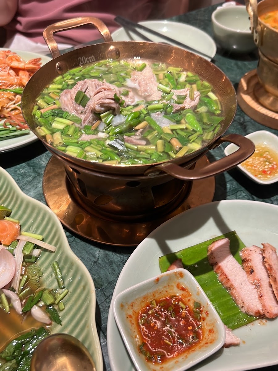 Hotpot and grilled pork