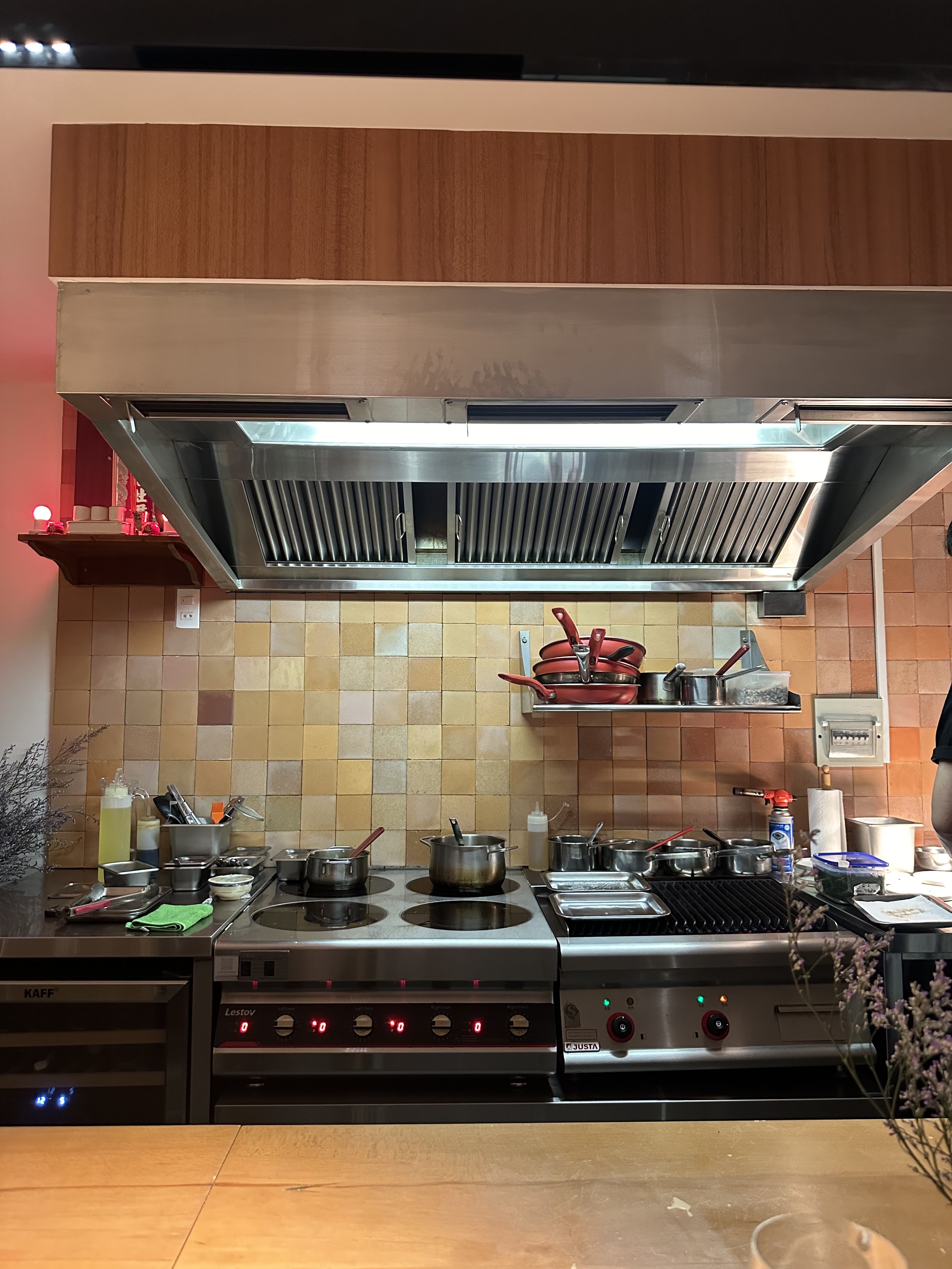 Ta Dining, 15 Nguyễn Thiệp, Quận 1