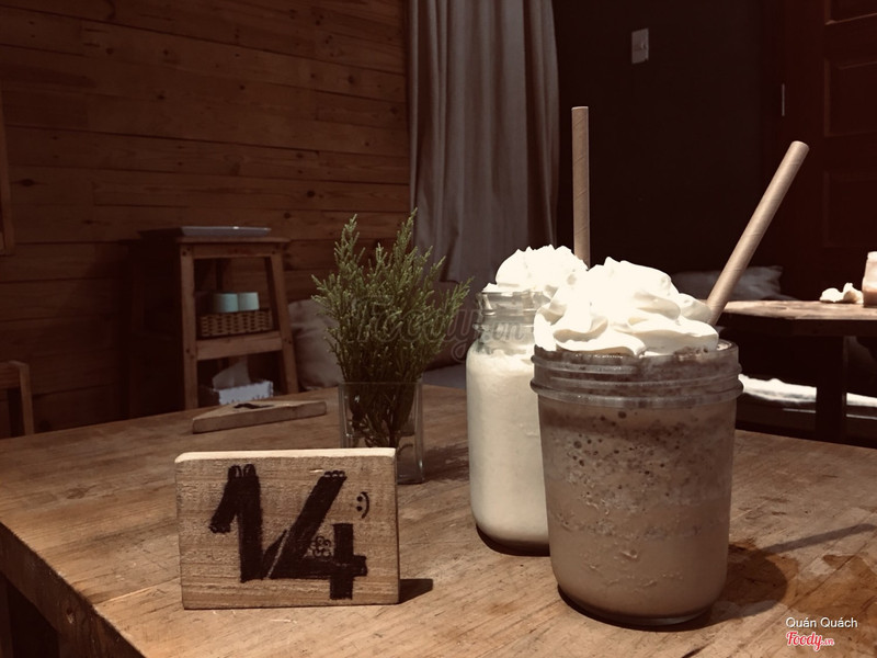 Ly frappe kem, bàn số 14