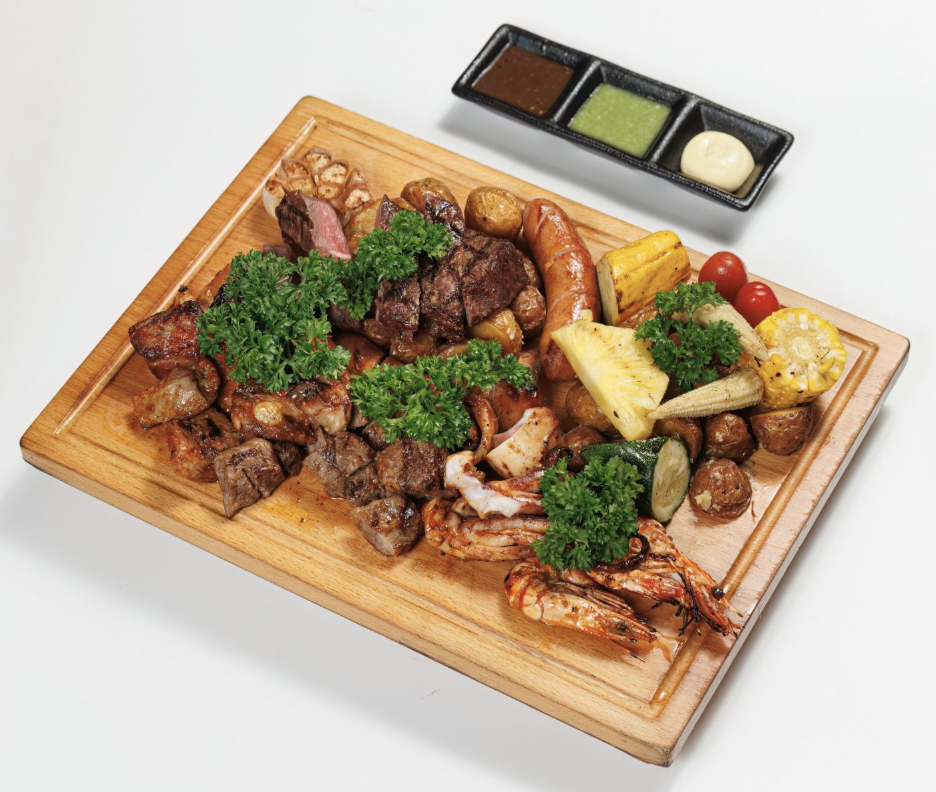 The Gangs BBQ 플래터: 고기, 새우, 채소