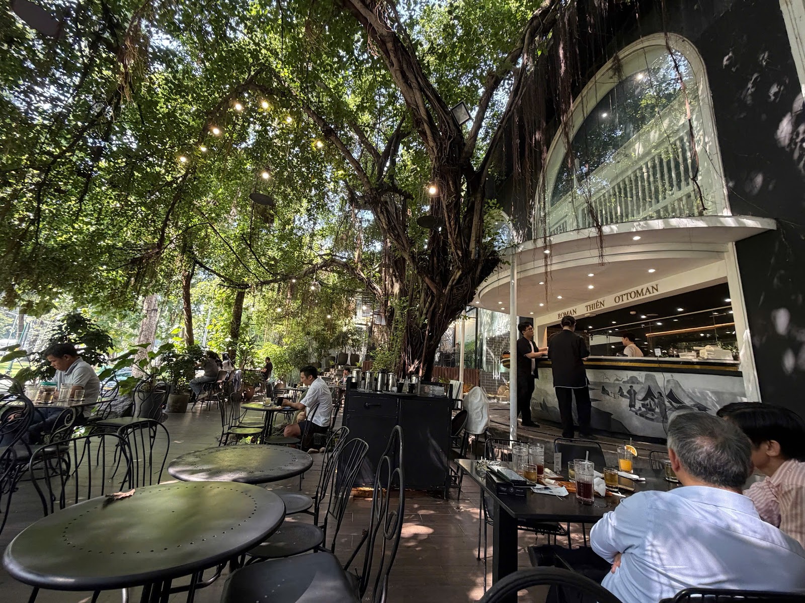 Trung Nguyên Legend Café's front at 12 Alexandre de Rhodes