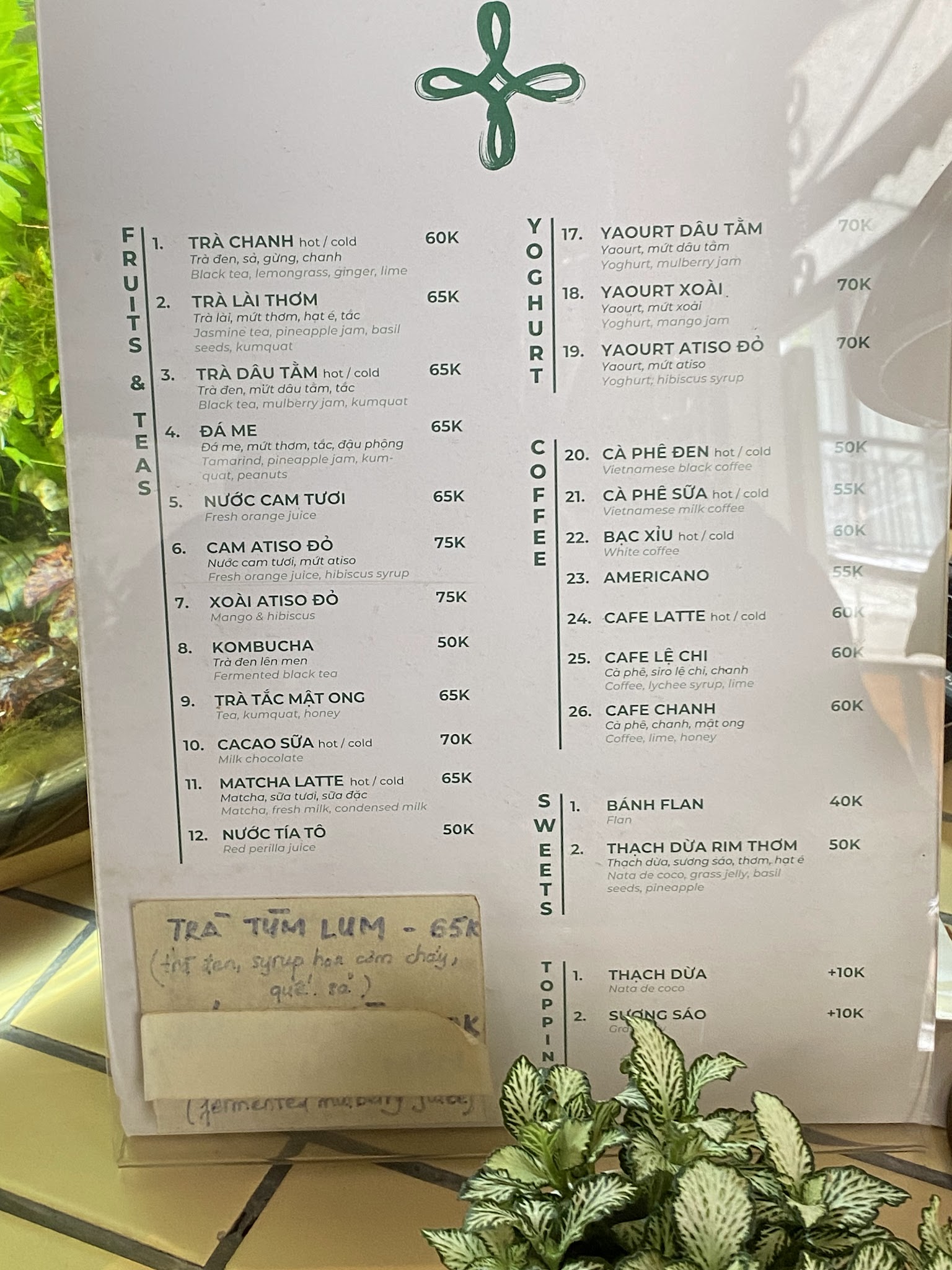 Bảng giá của quán — chụp từ bảng thật, 07/2026