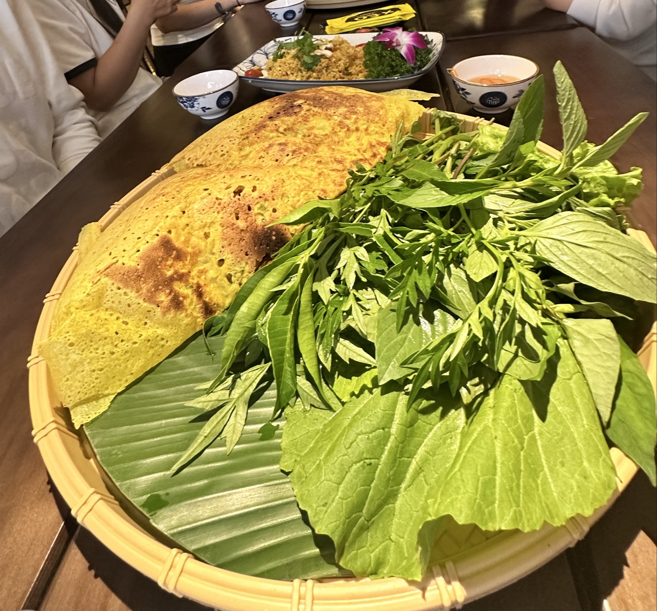 The gigantic XÈO bánh xèo (pending the venue photo pass)