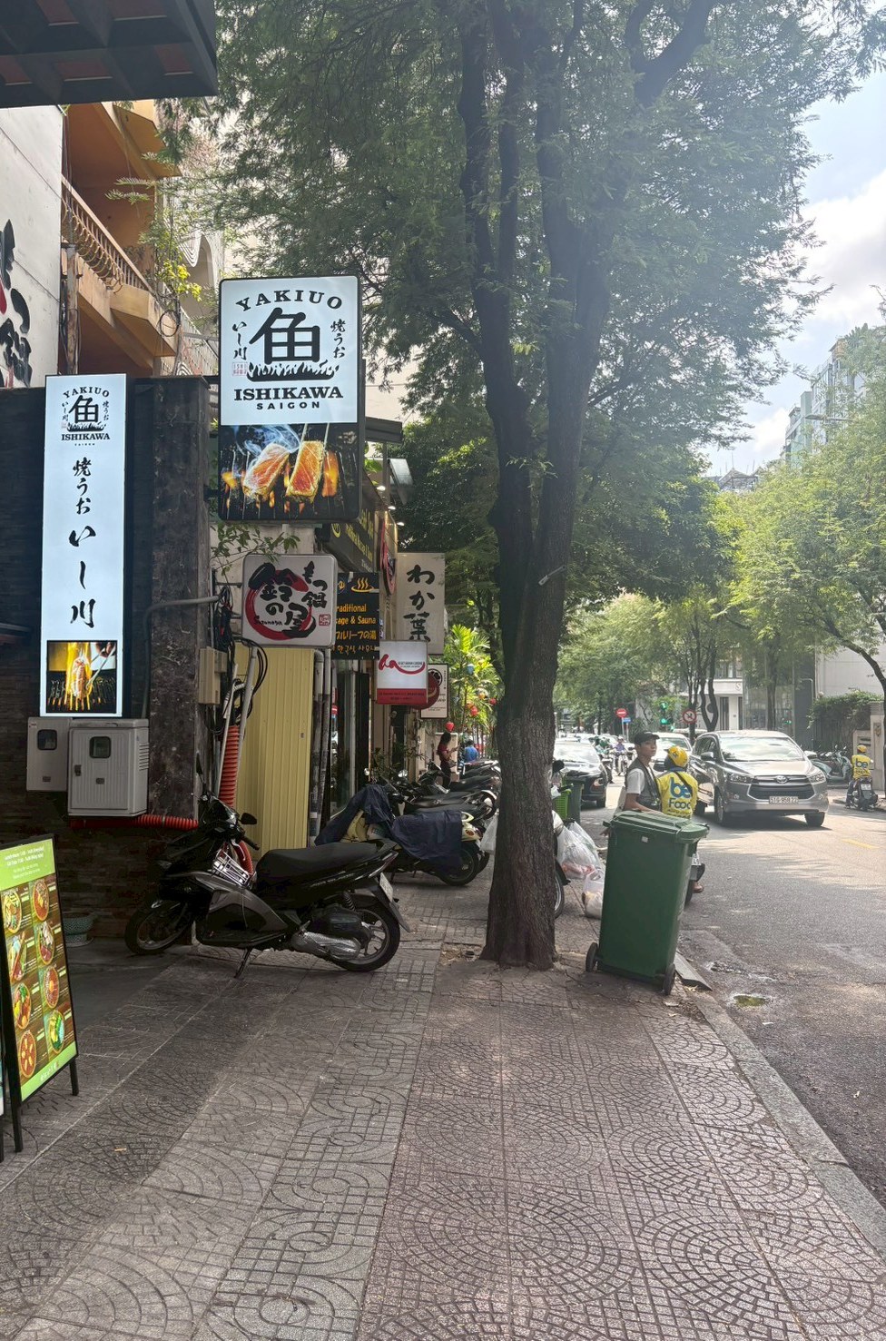Mặt tiền Yakiuo Ishikawa Saigon trên đường Thái Văn Lung
